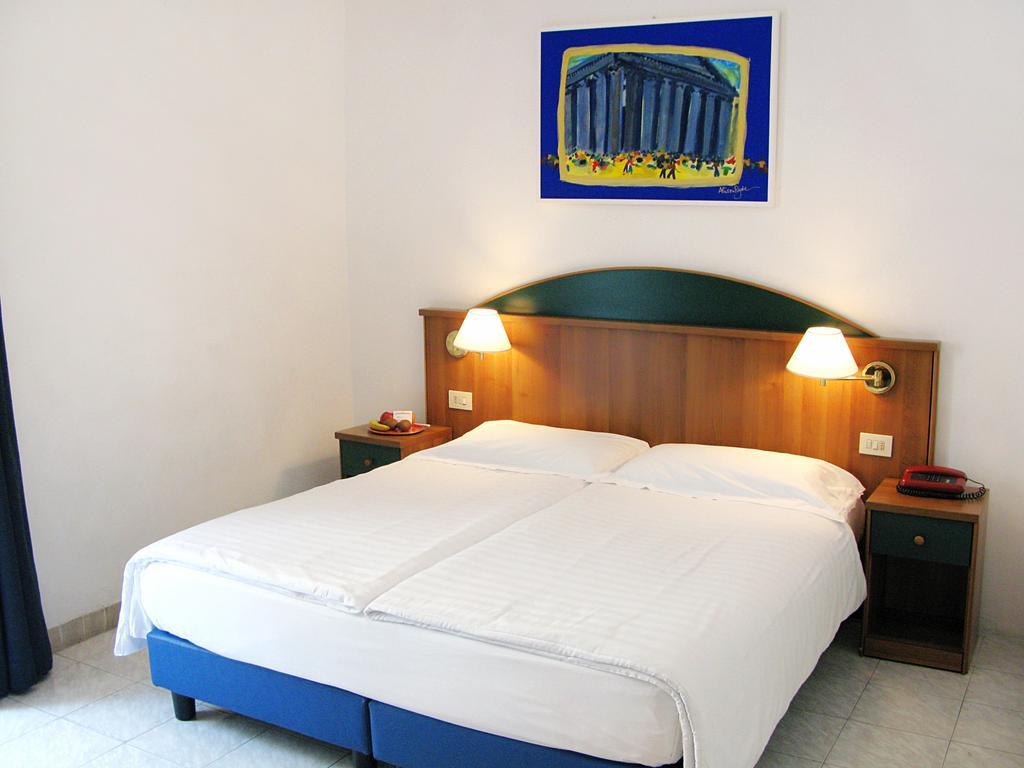 Hotel Continentale Rome Chambre photo